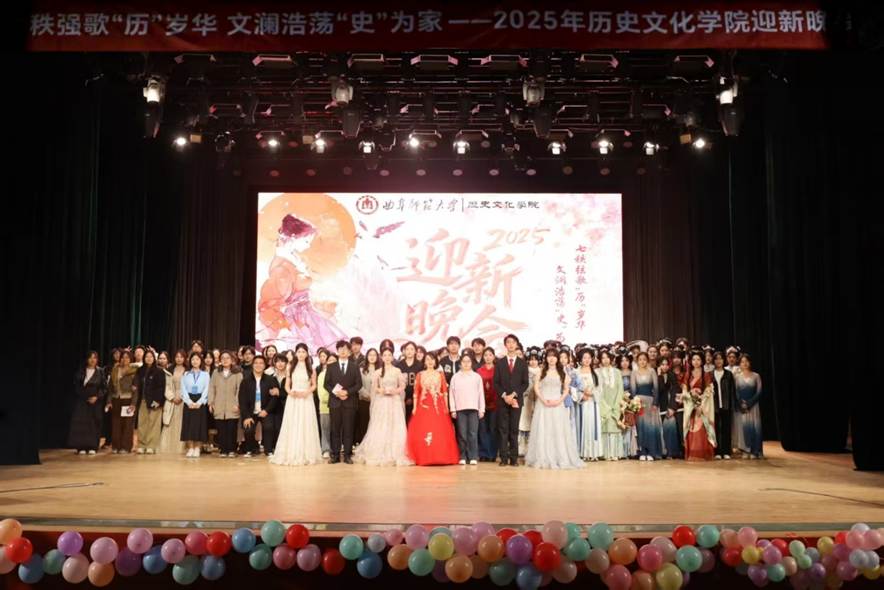 大厅里的人们 AI 生成的内容可能不正确。